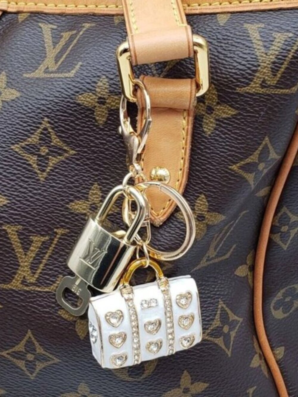 Authentic Louis Vuitton LV Gold Padlock & Key 🔒Unbranded Bag Charm - Picture 8 of 8